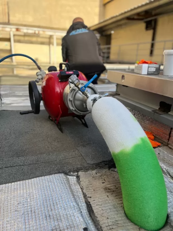 Chemisage d'une canalisation d'eau pluviale au polygone de Montpellier ! 